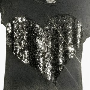 ❤6 for $12 Express black on black heart sequin tee Edgy